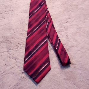 VanHuesen Tie